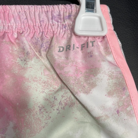 Nike short - Picture 3 of 9